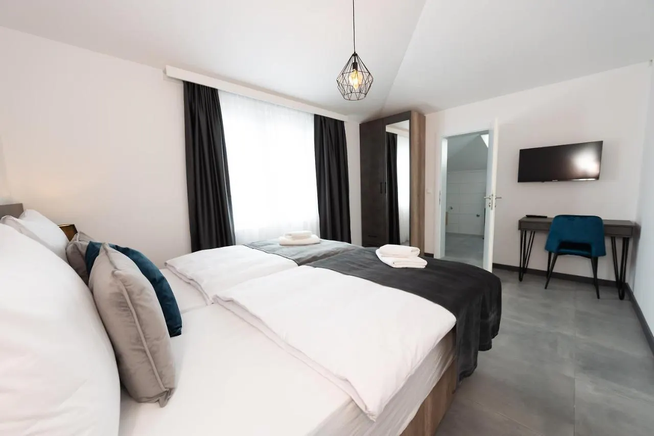 Kapov'S Rooms 0*, Kastela Croatia